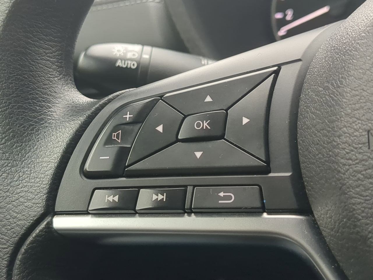 Thumbnail: 2023 Nissan Sentra - 22