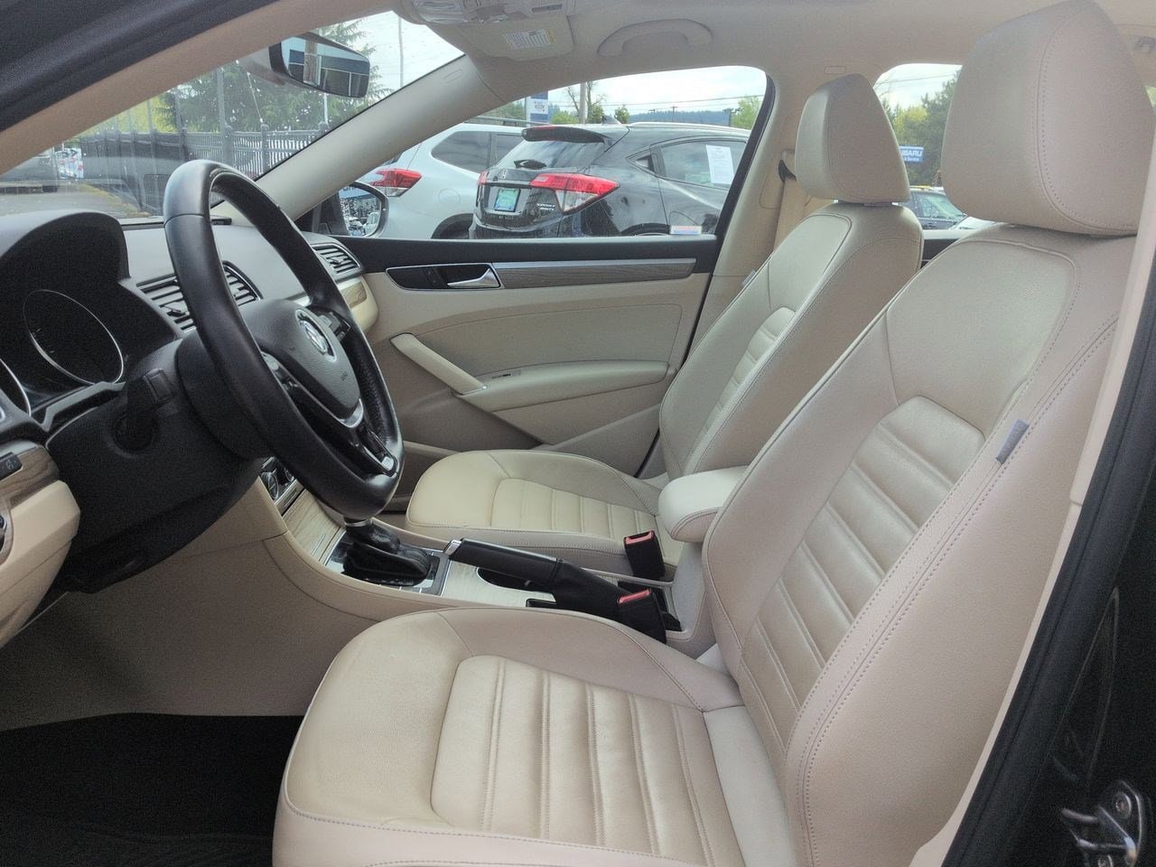 Thumbnail: 2017 Volkswagen Passat - 17