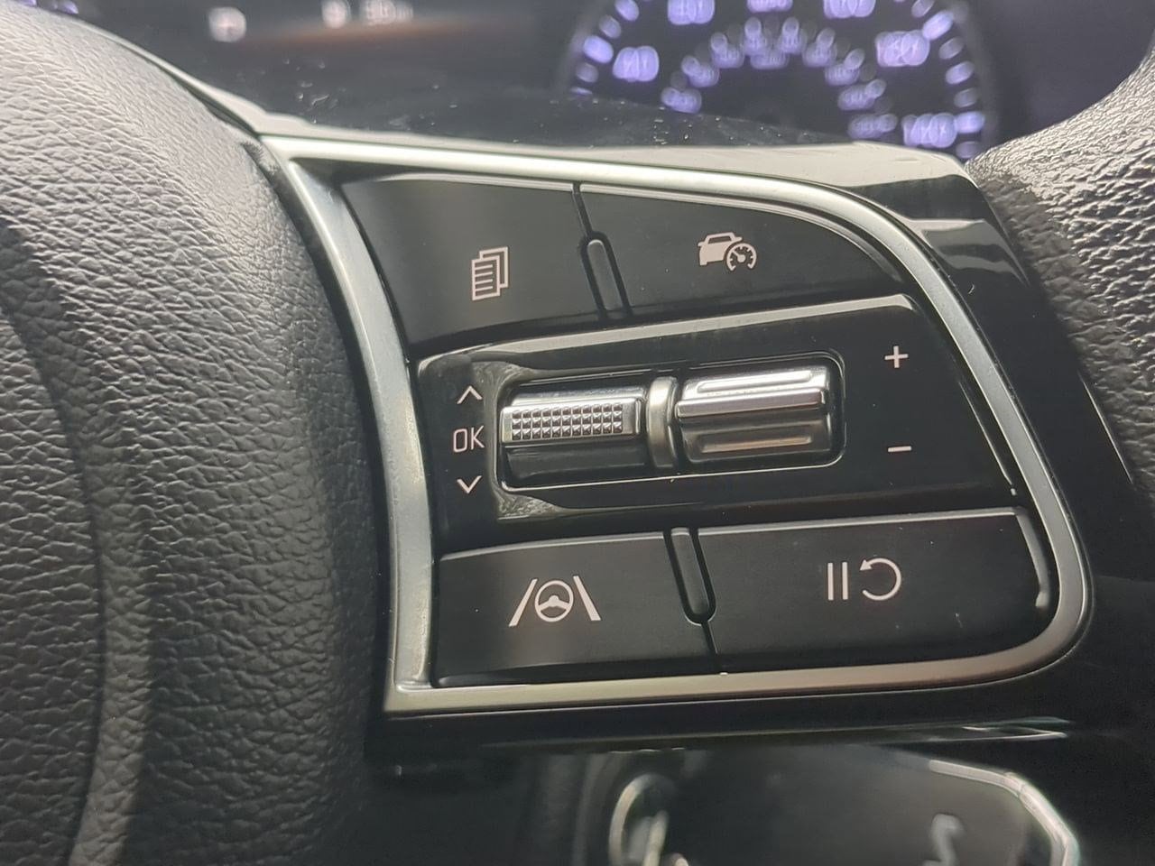 Thumbnail: 2024 Kia Forte - 23