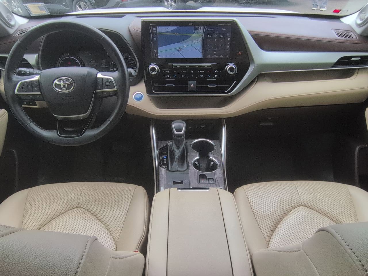 Thumbnail: 2020 Toyota Highlander - 16