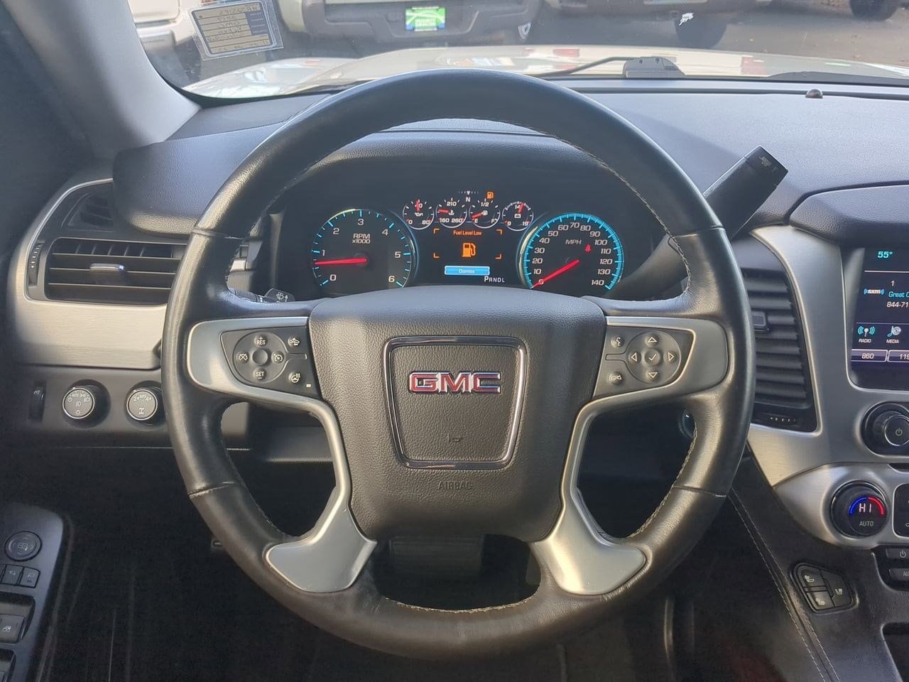 Thumbnail: 2017 GMC Yukon XL - 23