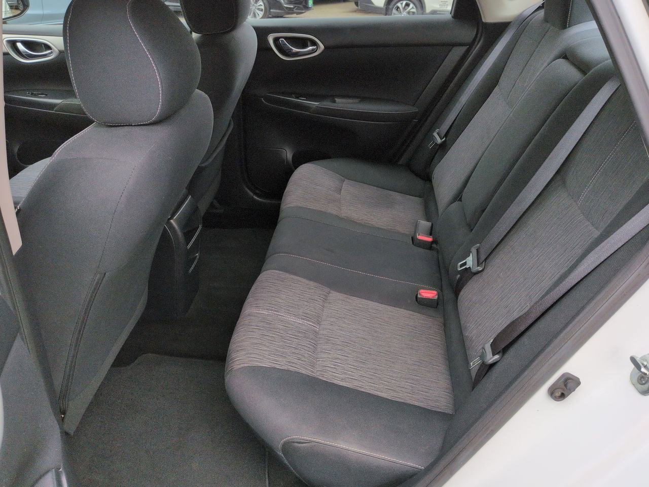 Thumbnail: 2014 Nissan Sentra - 20