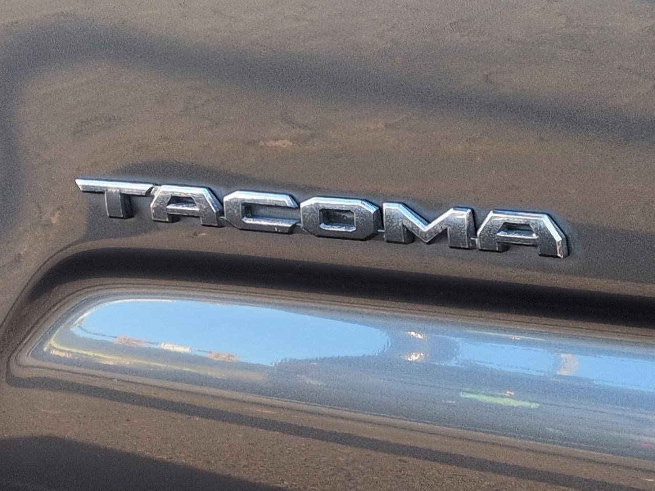 Thumbnail: 2016 Toyota Tacoma - 13