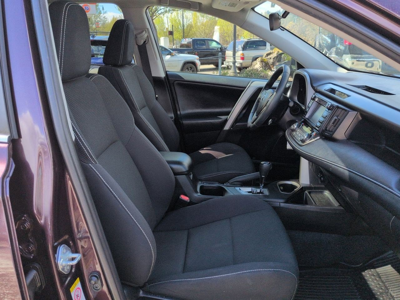 Thumbnail: 2017 Toyota RAV4 - 22