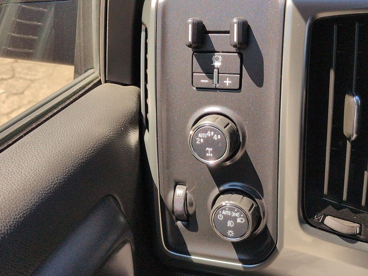 2017 Chevrolet Silverado 1500 LT - Photo 30