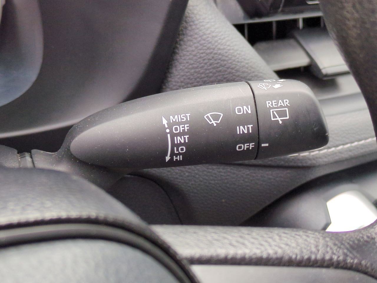 Thumbnail: 2021 Toyota RAV4 - 25
