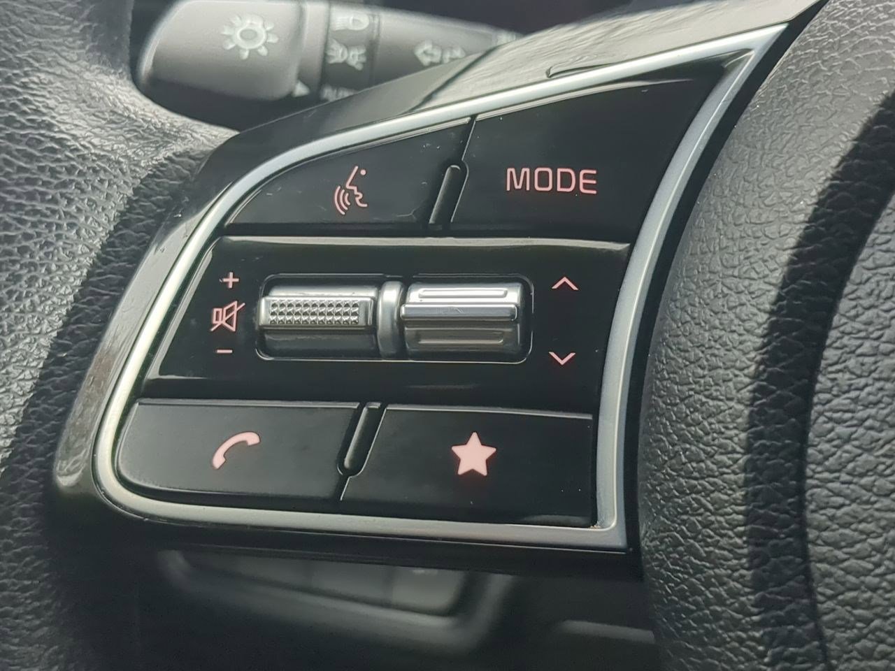 Thumbnail: 2023 Kia Forte - 23