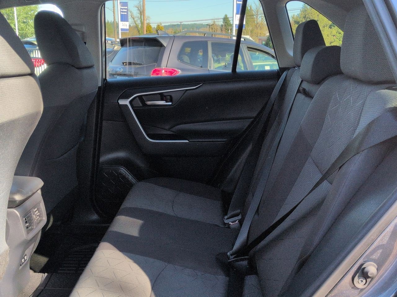 Thumbnail: 2021 Toyota RAV4 - 20