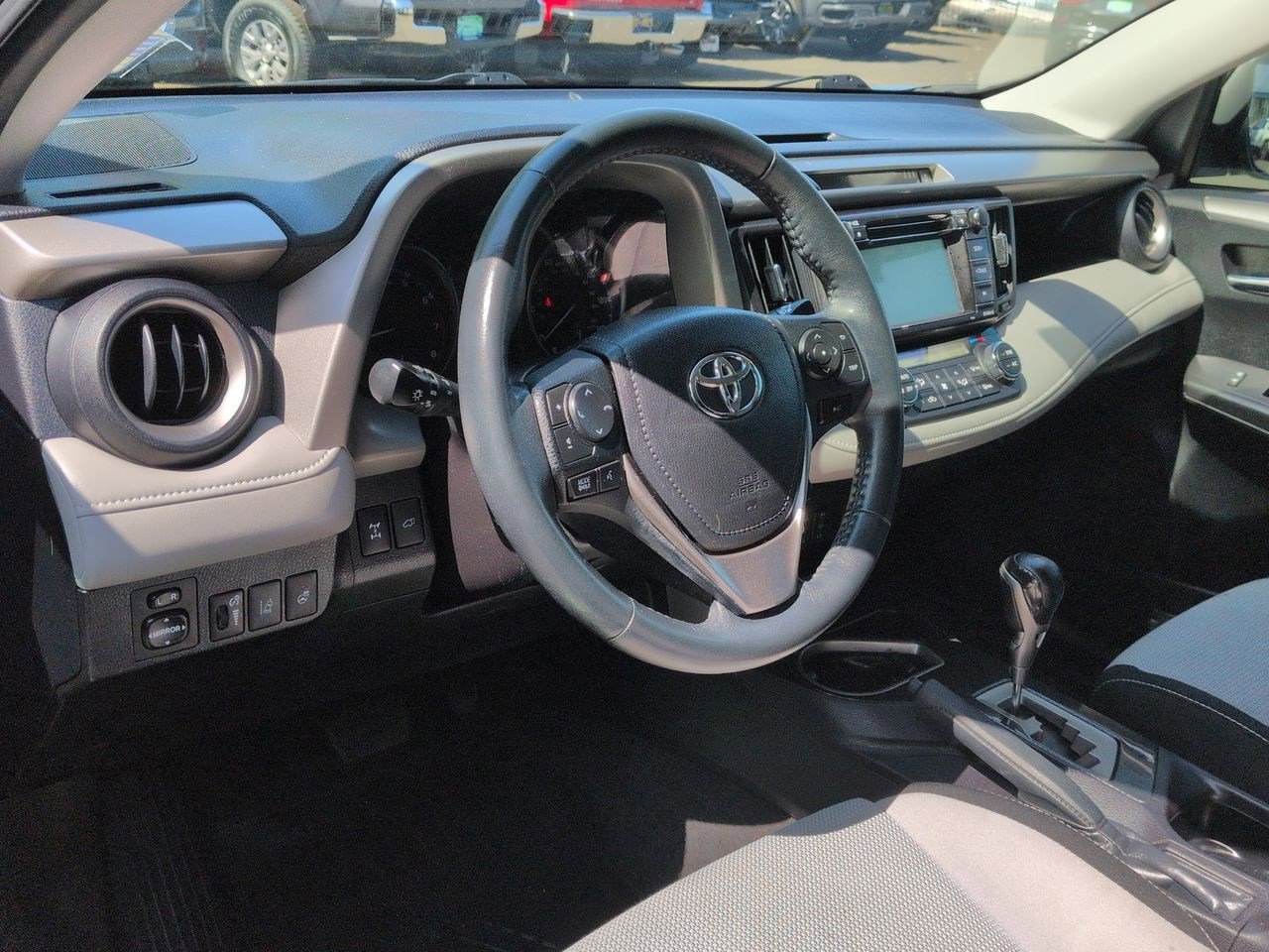 Thumbnail: 2018 Toyota RAV4 - 10