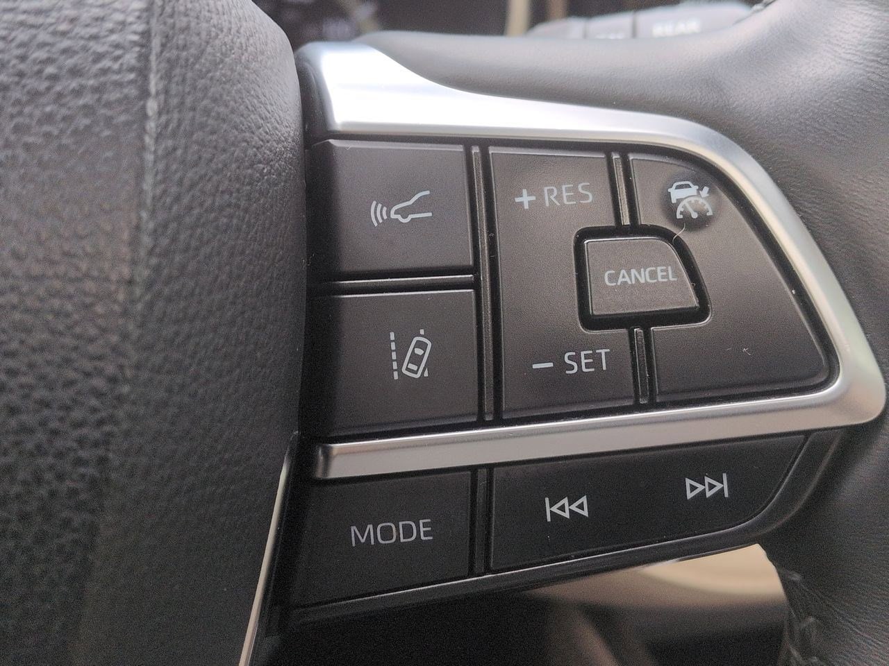 Thumbnail: 2020 Toyota Highlander - 26