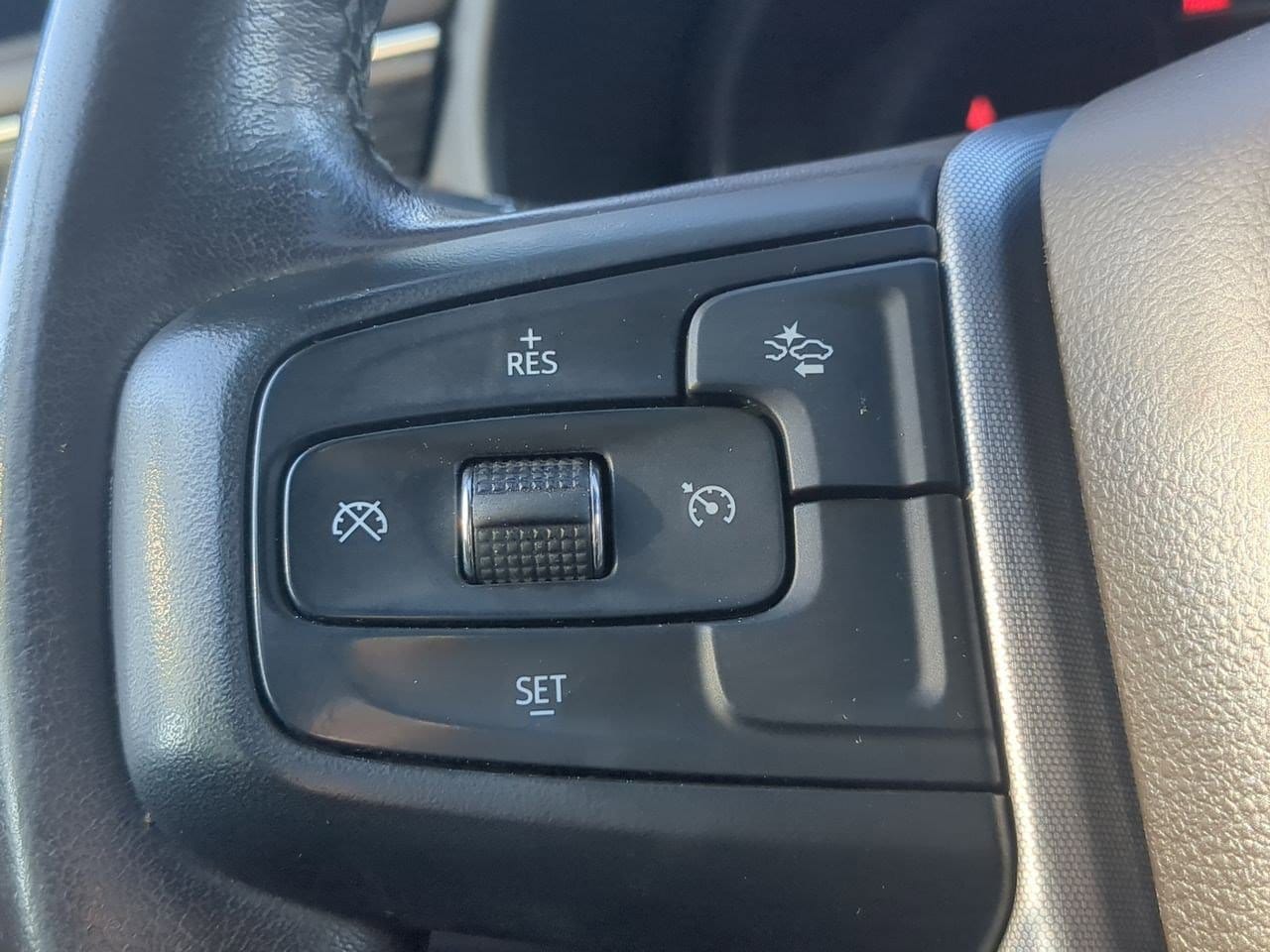 Thumbnail: 2023 GMC Yukon XL - 24