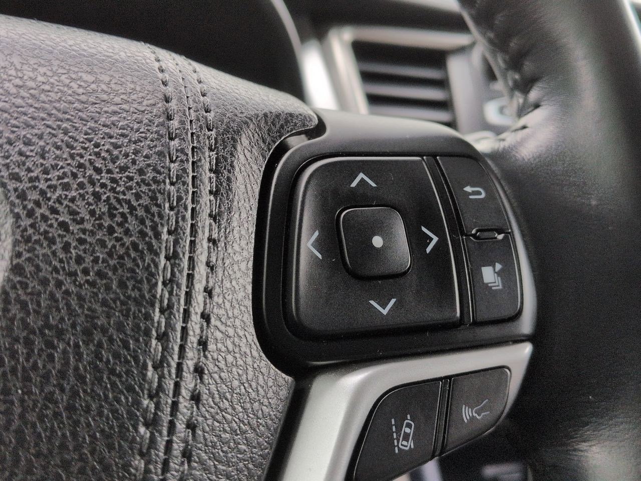 Thumbnail: 2017 Toyota Highlander - 27