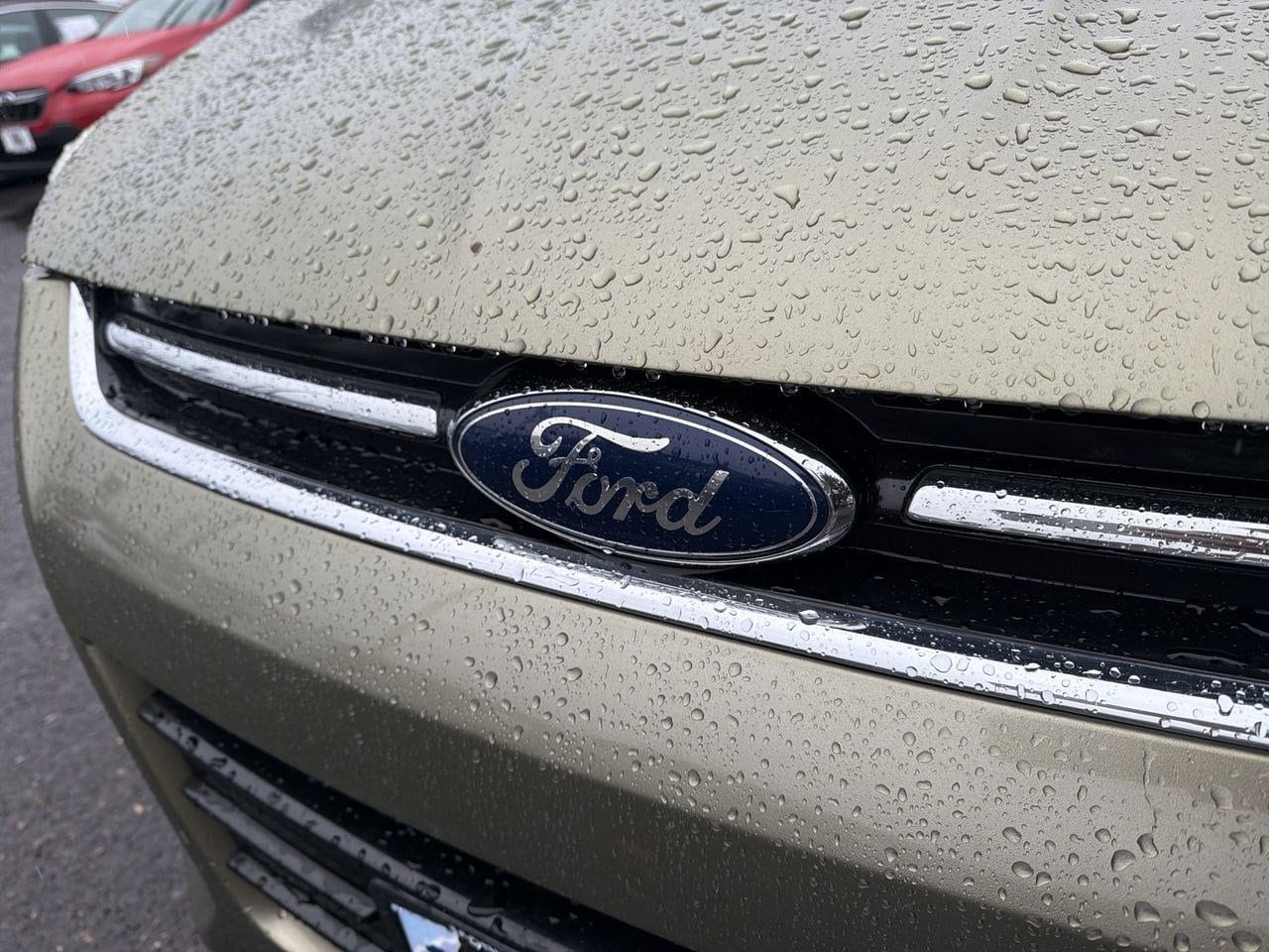 Thumbnail: 2013 Ford Escape - 19