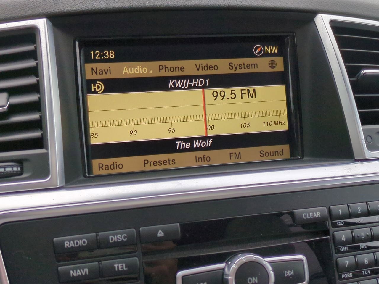 Thumbnail: 2012 Mercedes-Benz M-Class - 33