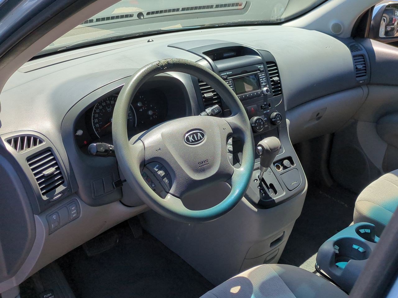 Thumbnail: 2011 Kia Sedona - 10