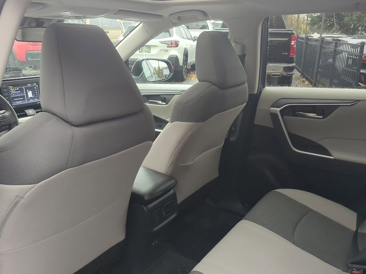 Thumbnail: 2022 Toyota RAV4 - 18