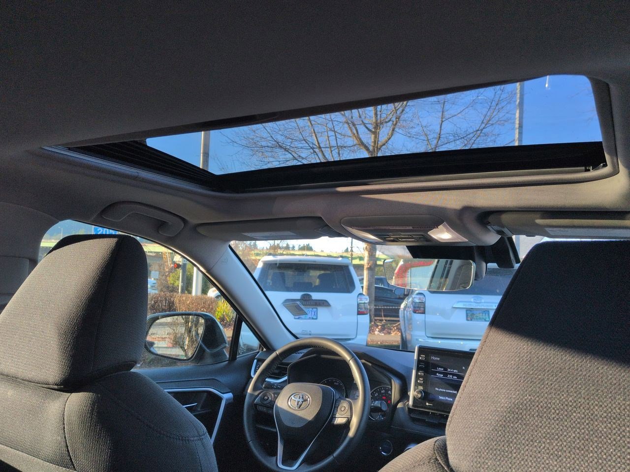 Thumbnail: 2022 Toyota RAV4 - 19