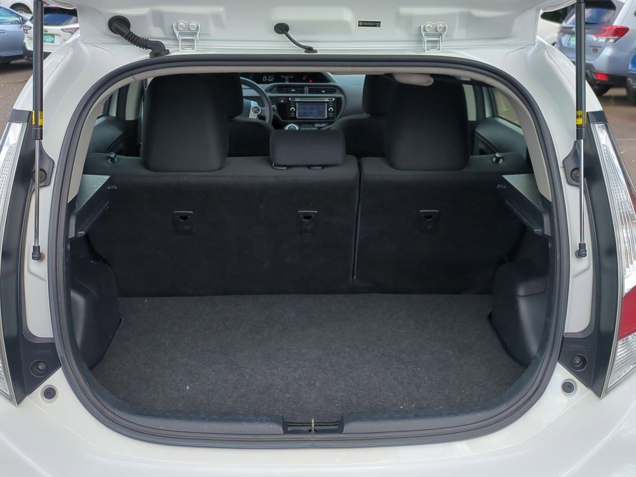 Thumbnail: 2016 Toyota Prius c - 34