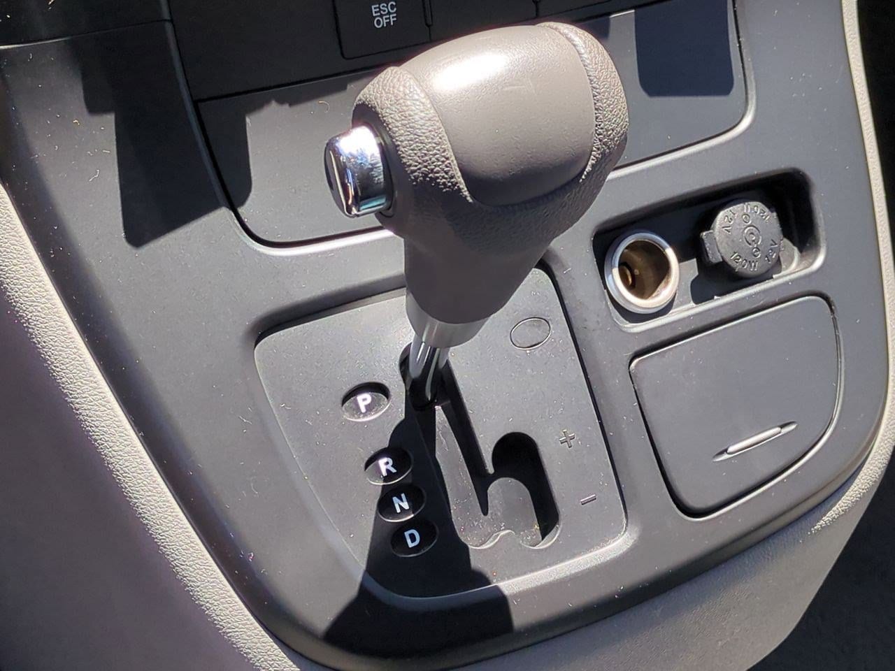 Thumbnail: 2011 Kia Sedona - 32
