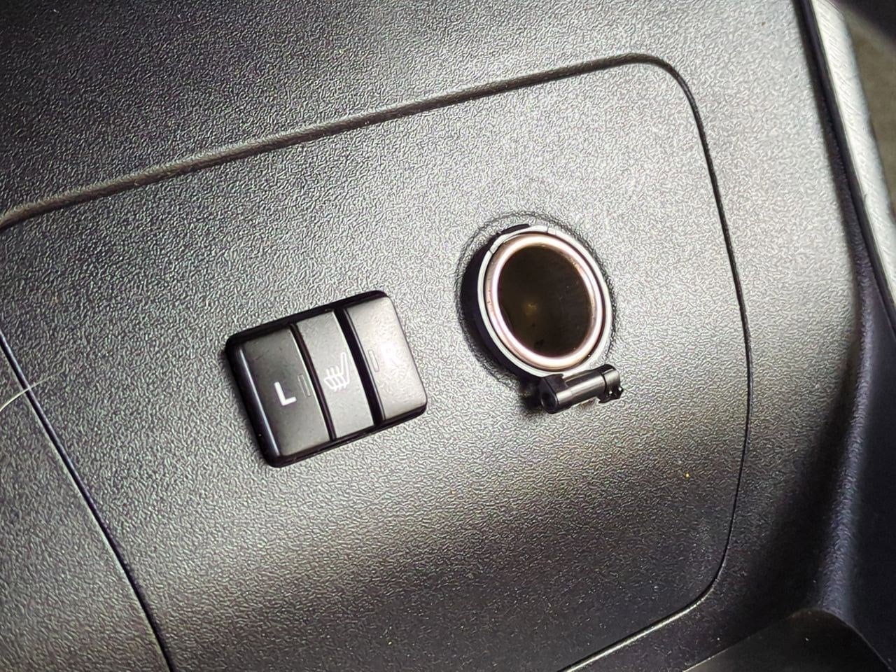 Thumbnail: 2012 Toyota Prius - 32