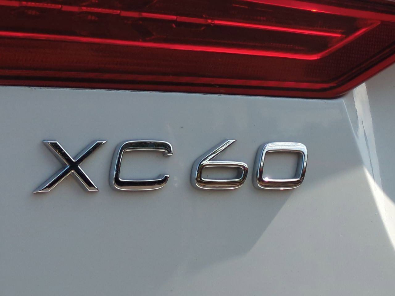 Thumbnail: 2022 Volvo XC60 - 12