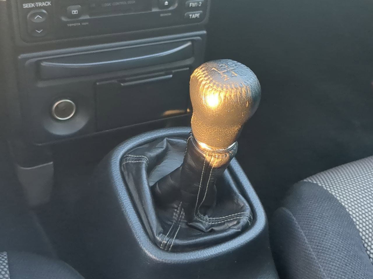 Thumbnail: 2001 Toyota MR2 Spyder - 22