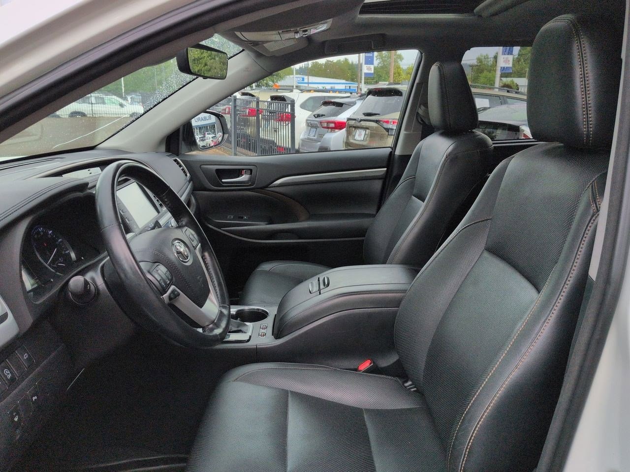 Thumbnail: 2018 Toyota Highlander - 16