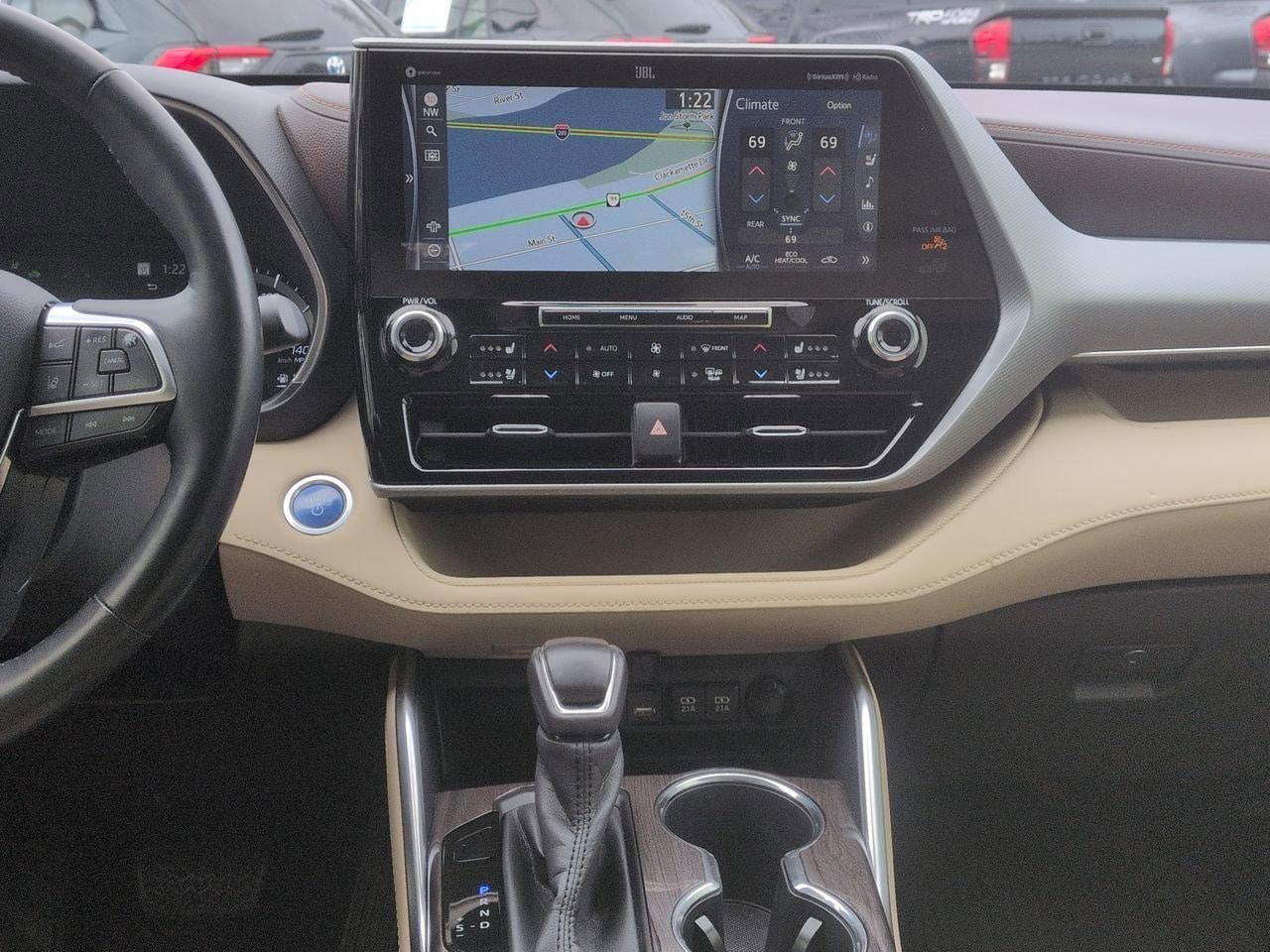 Thumbnail: 2020 Toyota Highlander - 29