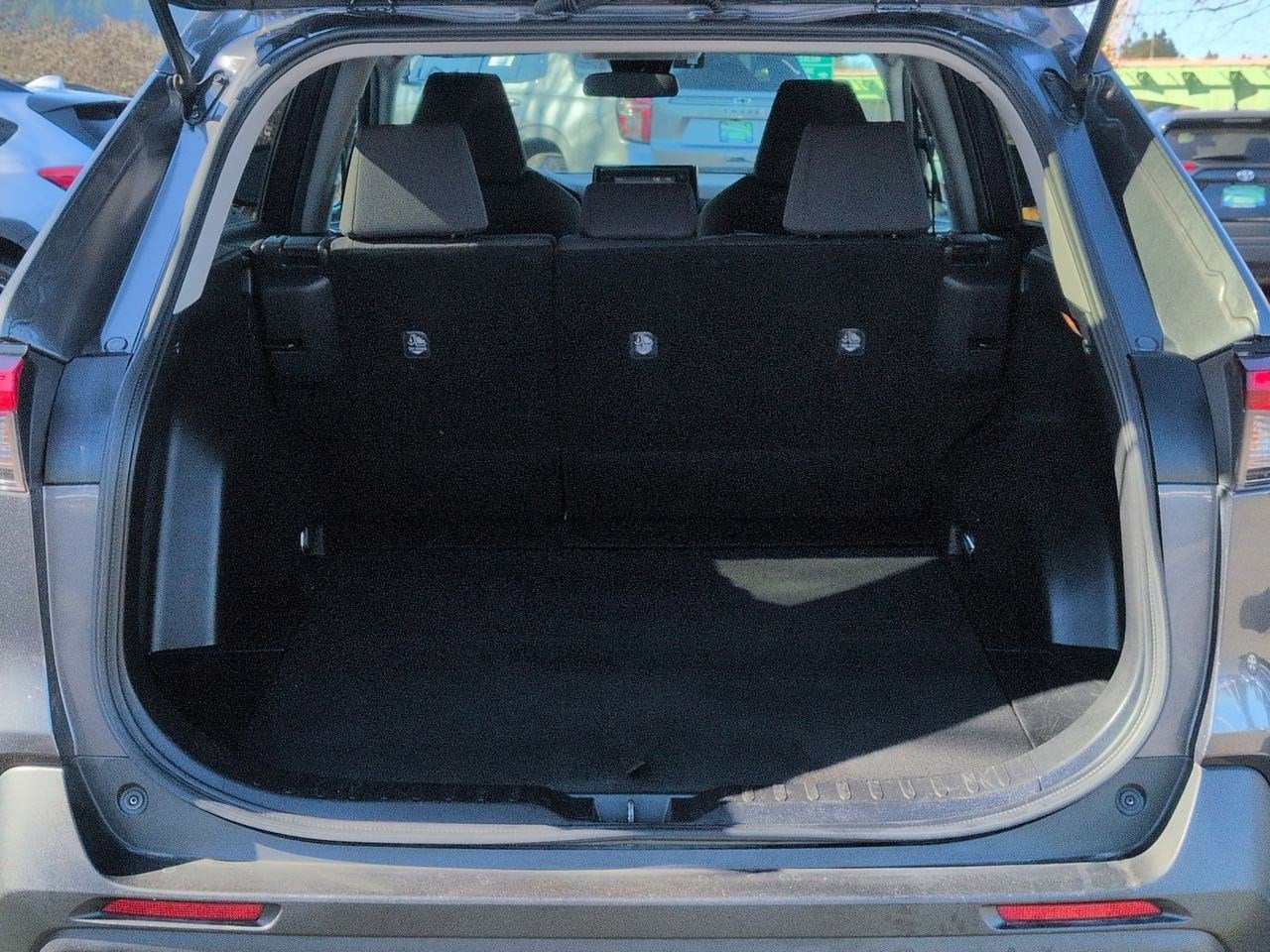 Thumbnail: 2021 Toyota RAV4 - 36