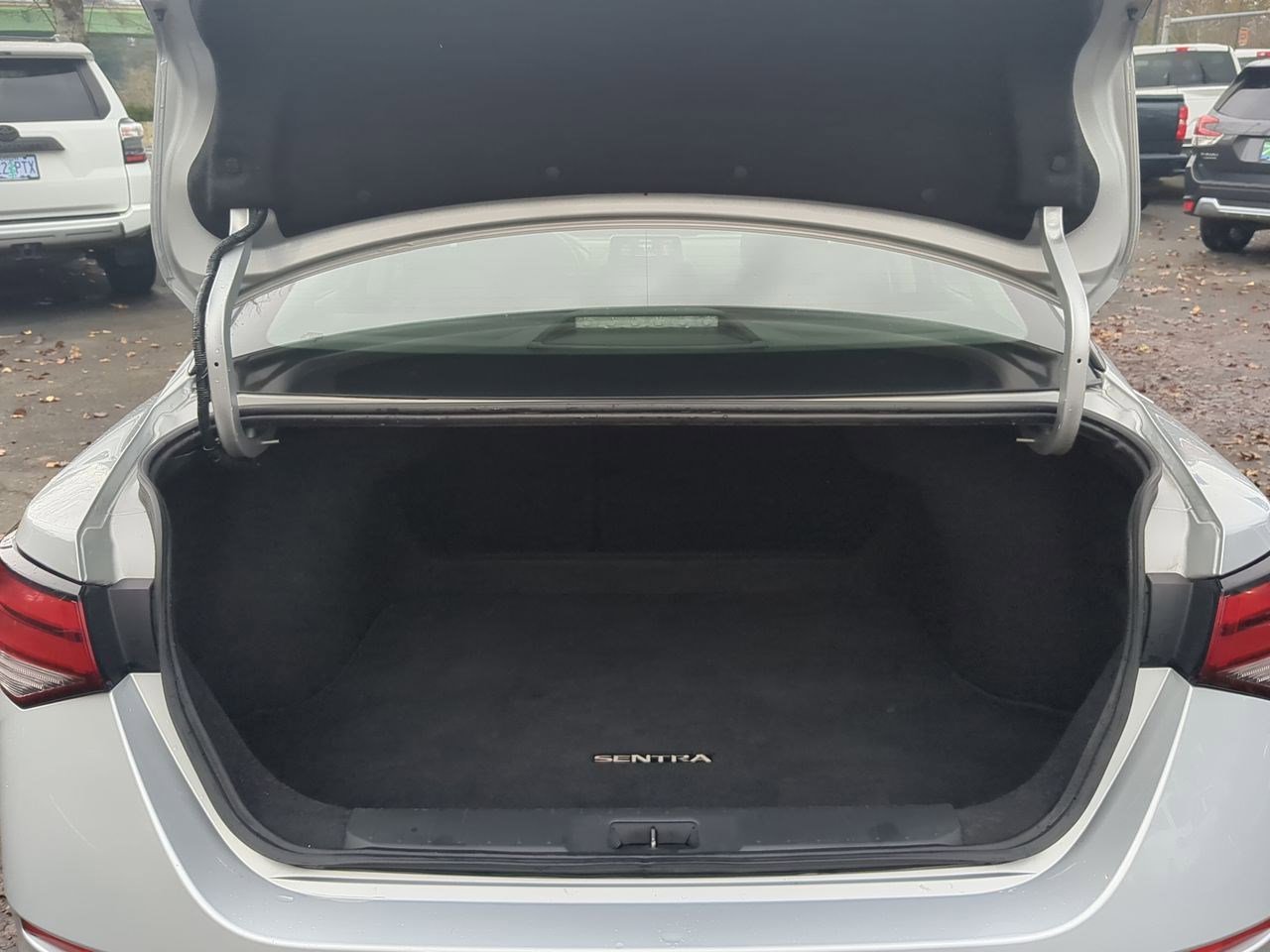 Thumbnail: 2023 Nissan Sentra - 32