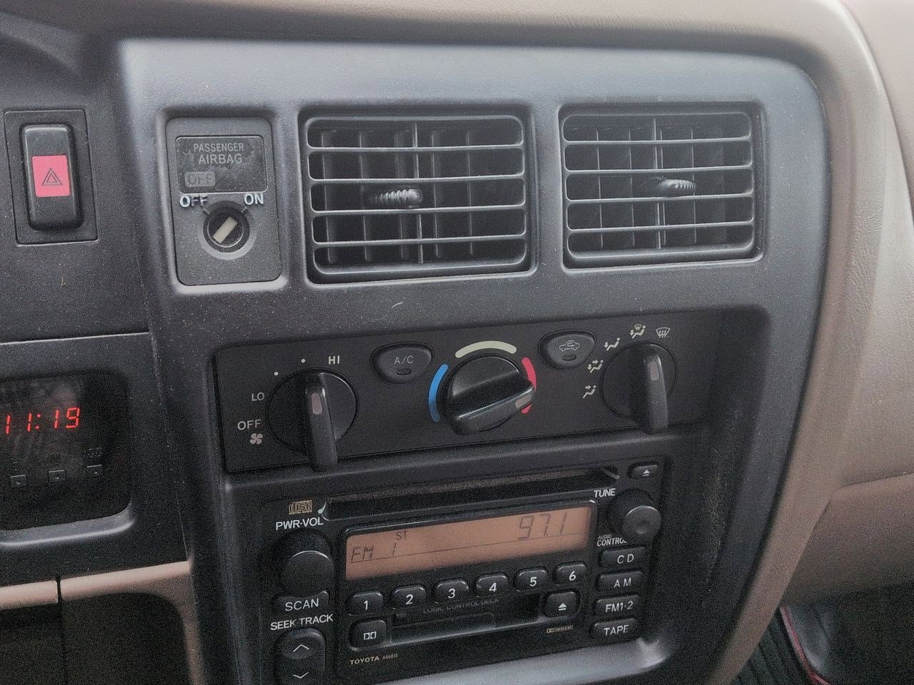 Thumbnail: 2002 Toyota Tacoma - 21