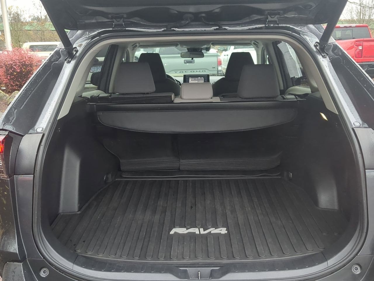 Thumbnail: 2022 Toyota RAV4 - 35