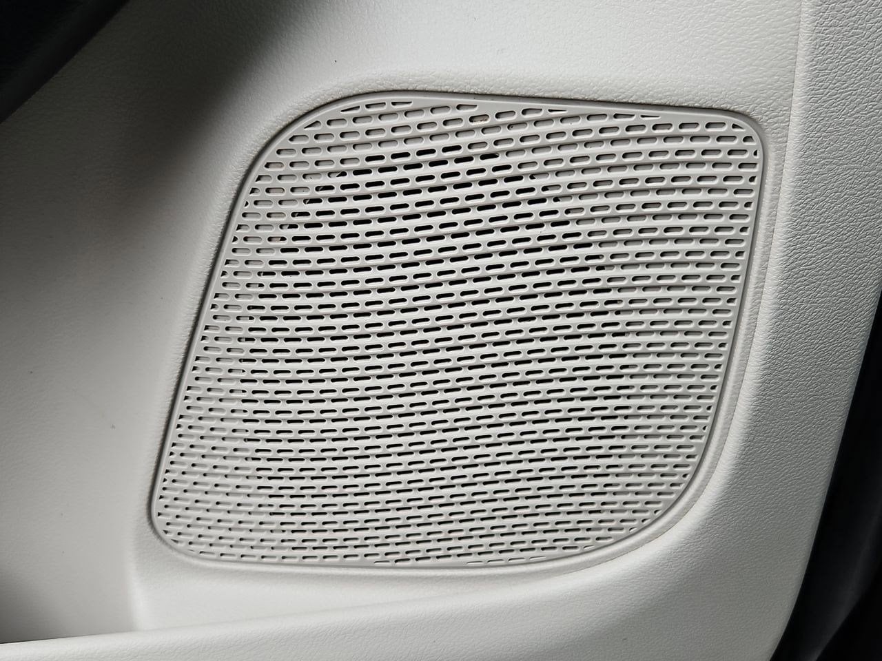 Thumbnail: 2020 Chrysler Pacifica - 33