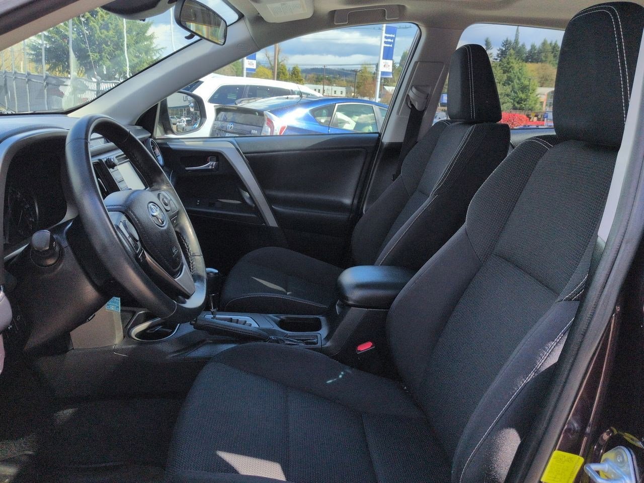 Thumbnail: 2017 Toyota RAV4 - 17