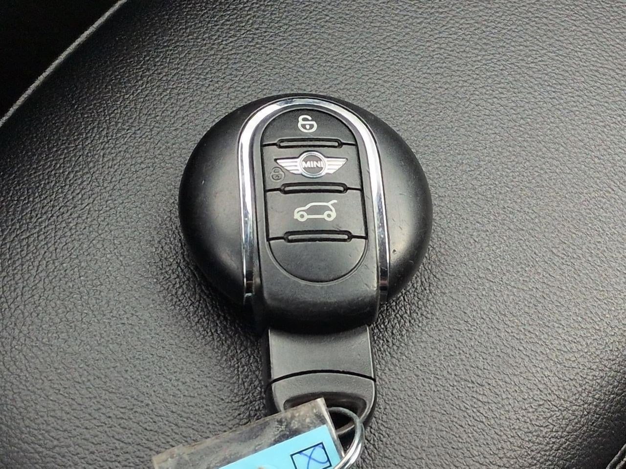 Thumbnail: 2018 MINI Cooper Hardtop - 31