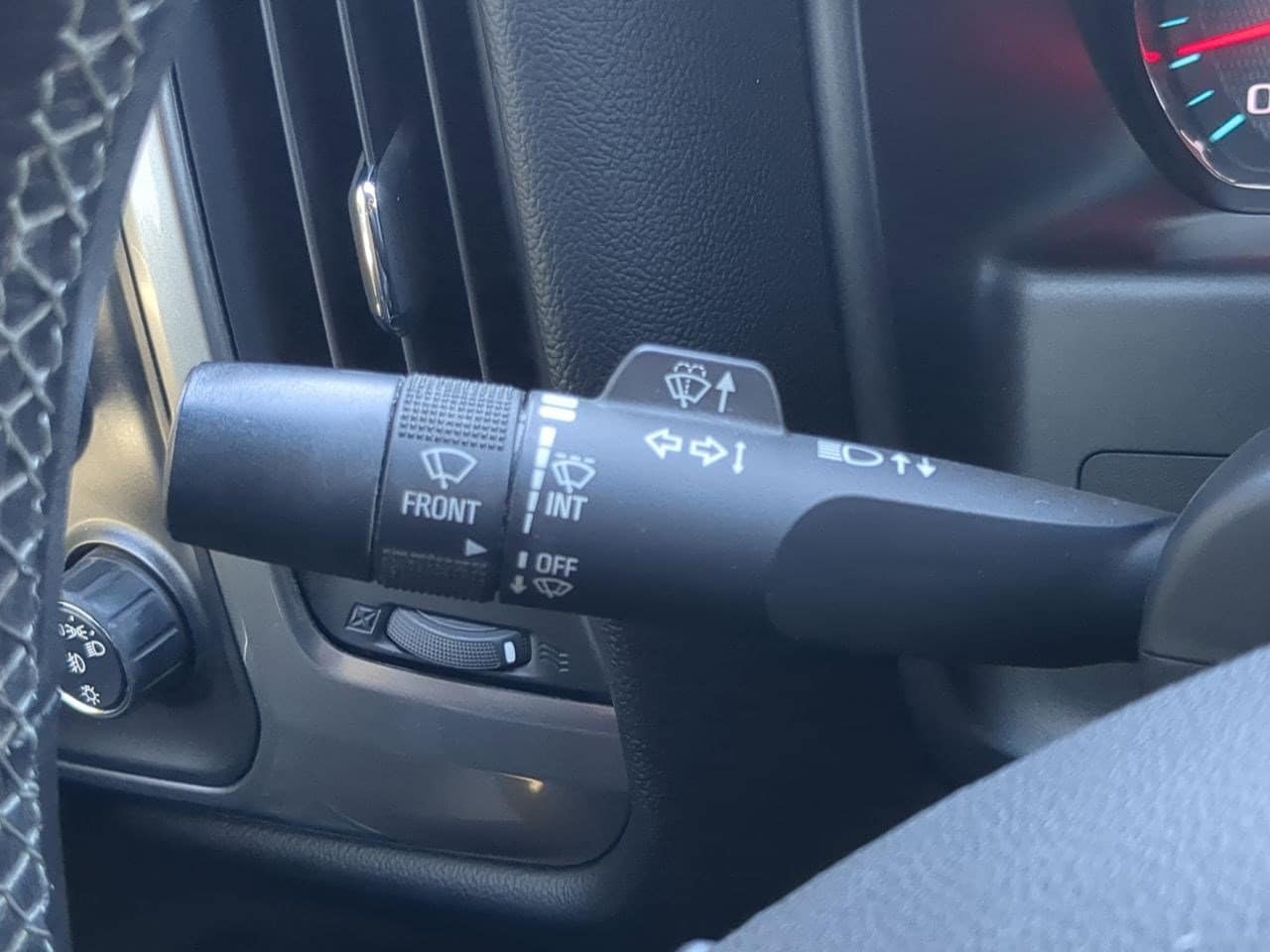 Thumbnail: 2018 Chevrolet Silverado 1500 - 34