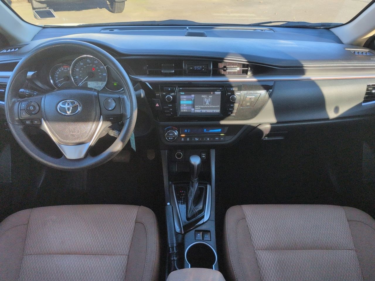 Thumbnail: 2014 Toyota Corolla - 16