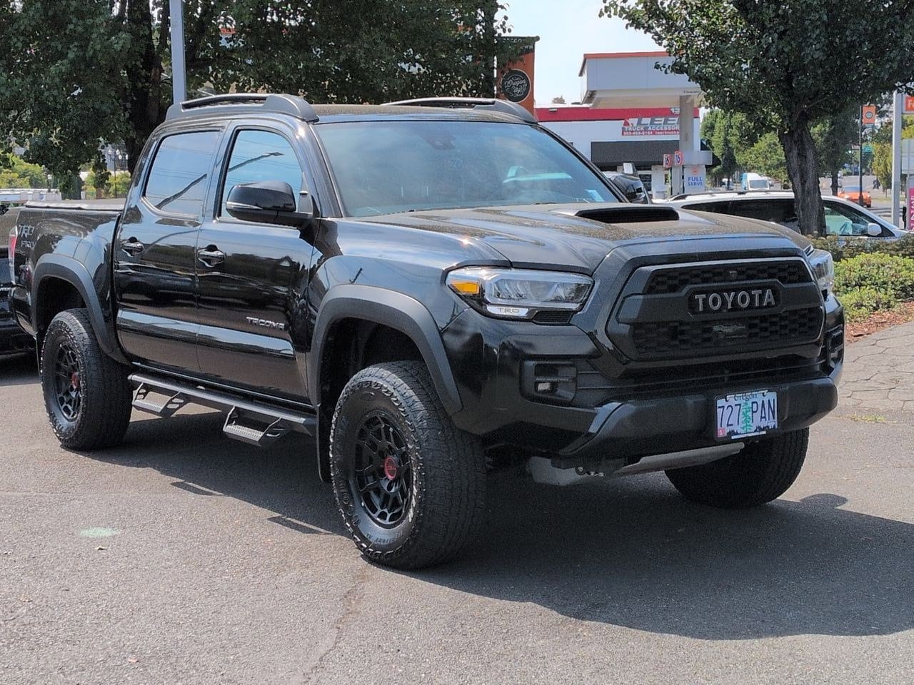 Thumbnail: 2023 Toyota Tacoma - 16