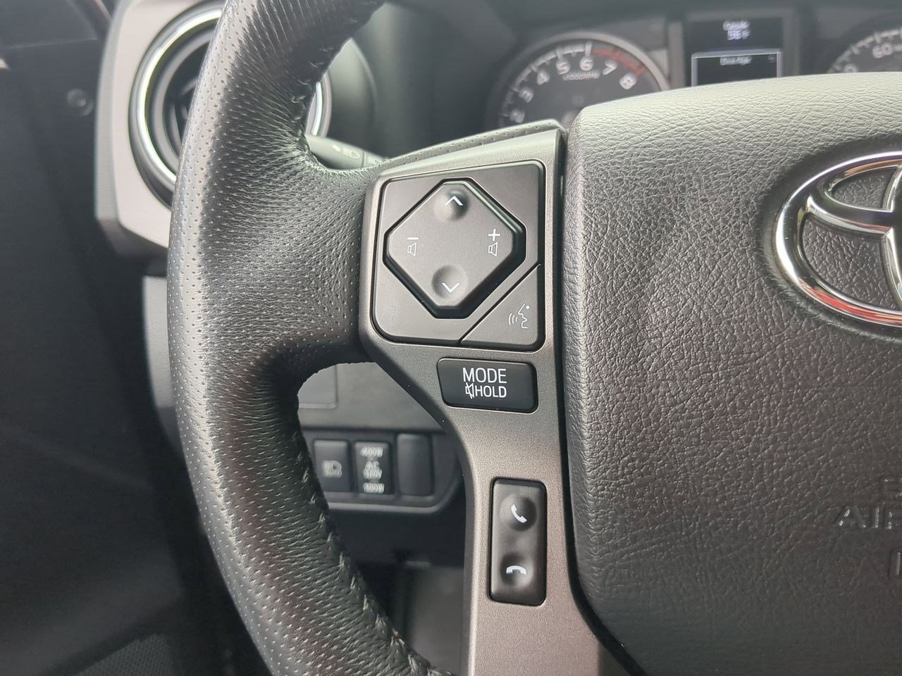 Thumbnail: 2021 Toyota Tacoma - 24