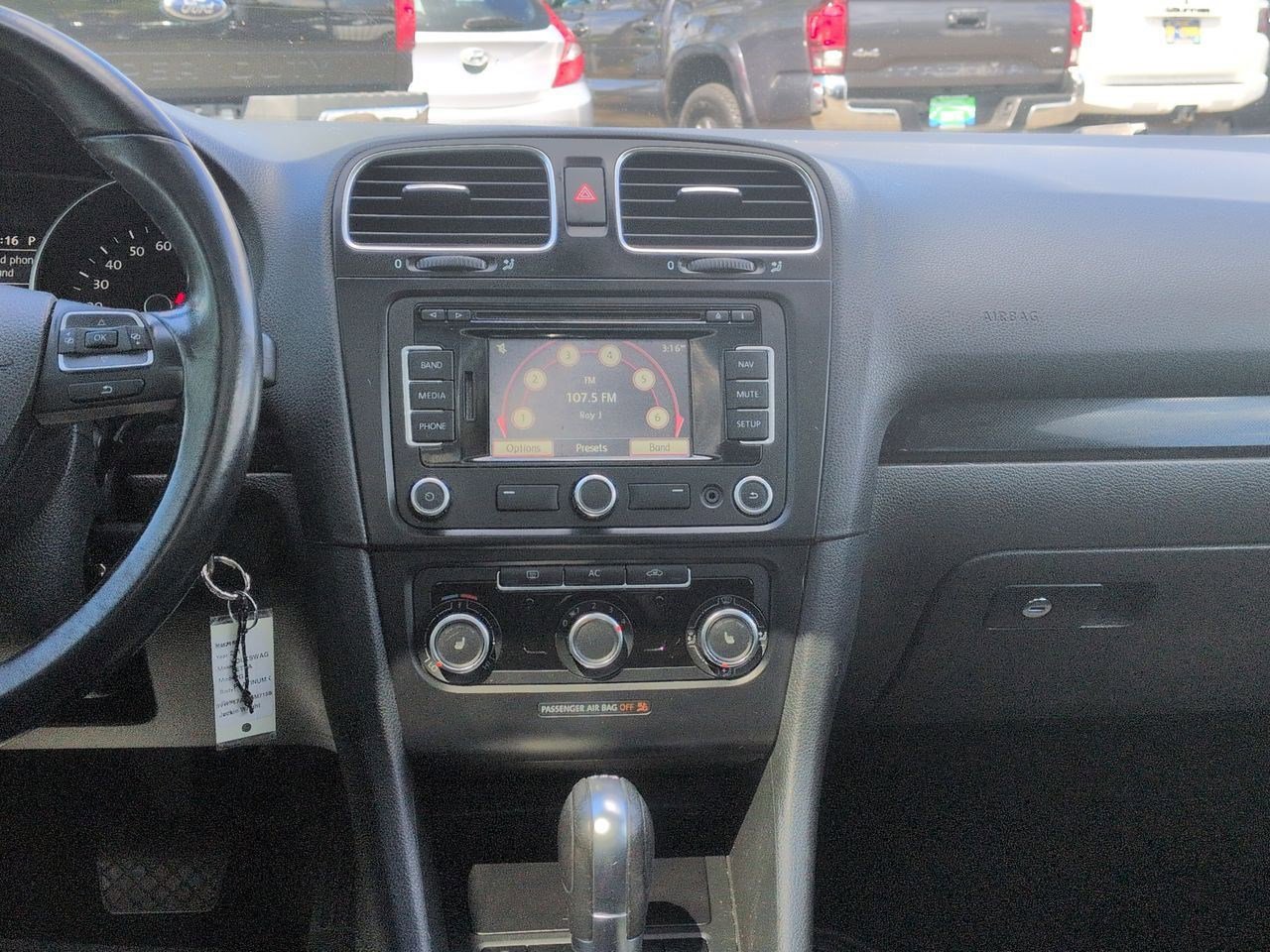 Thumbnail: 2011 Volkswagen Jetta - 28