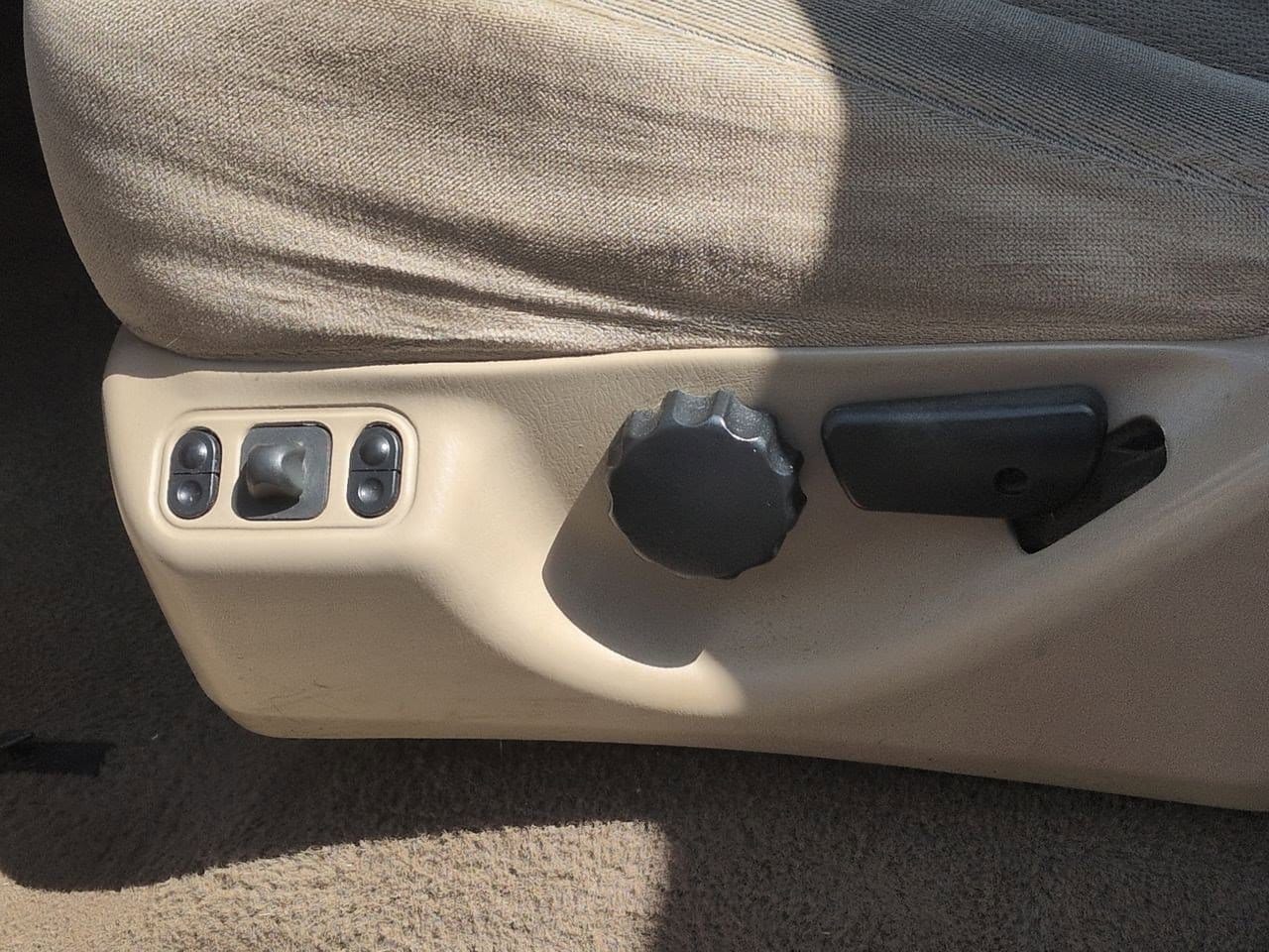 Thumbnail: 2001 Ford Excursion - 16