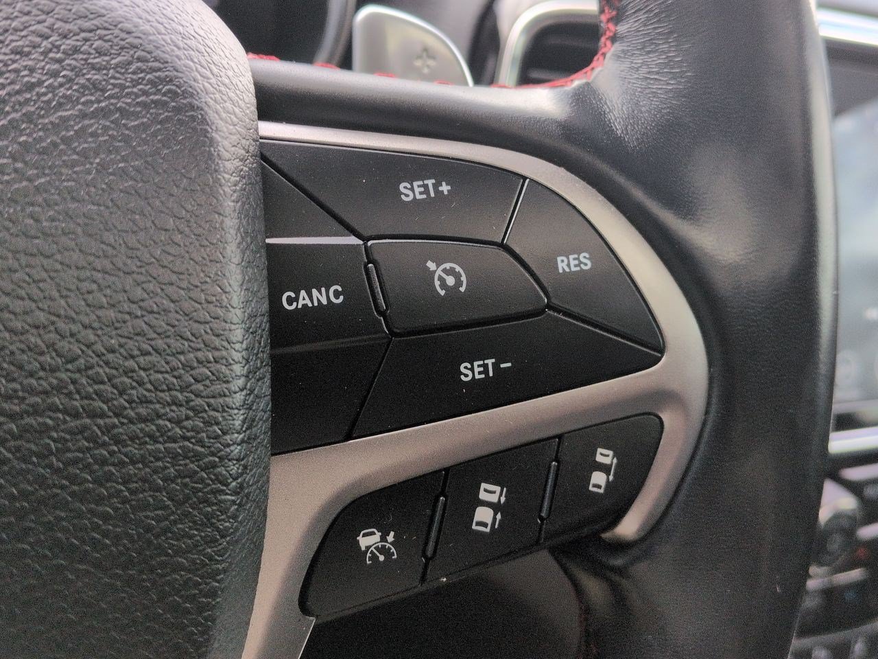 Thumbnail: 2021 Jeep Grand Cherokee - 26