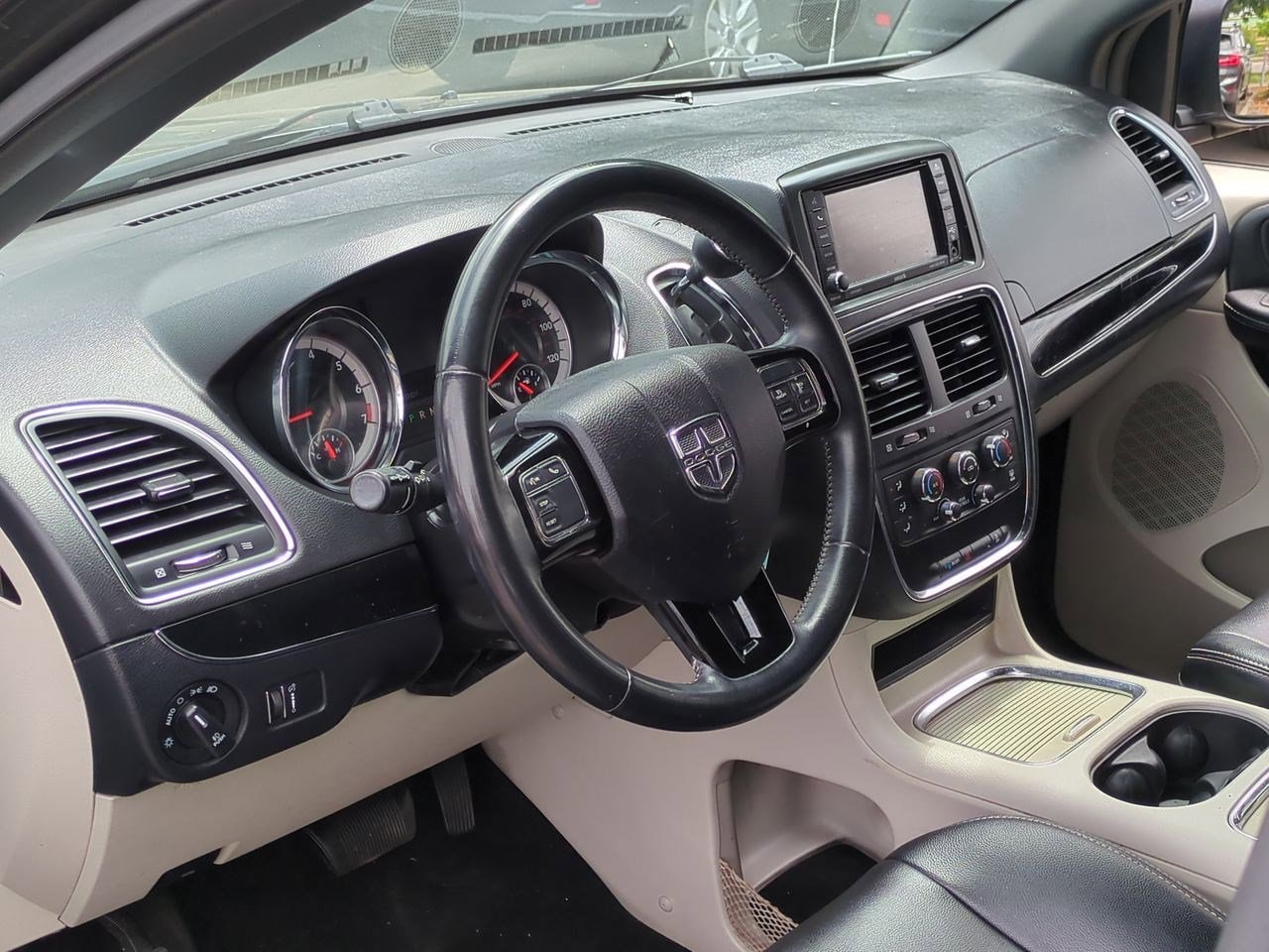 Thumbnail: 2017 Dodge Grand Caravan - 10