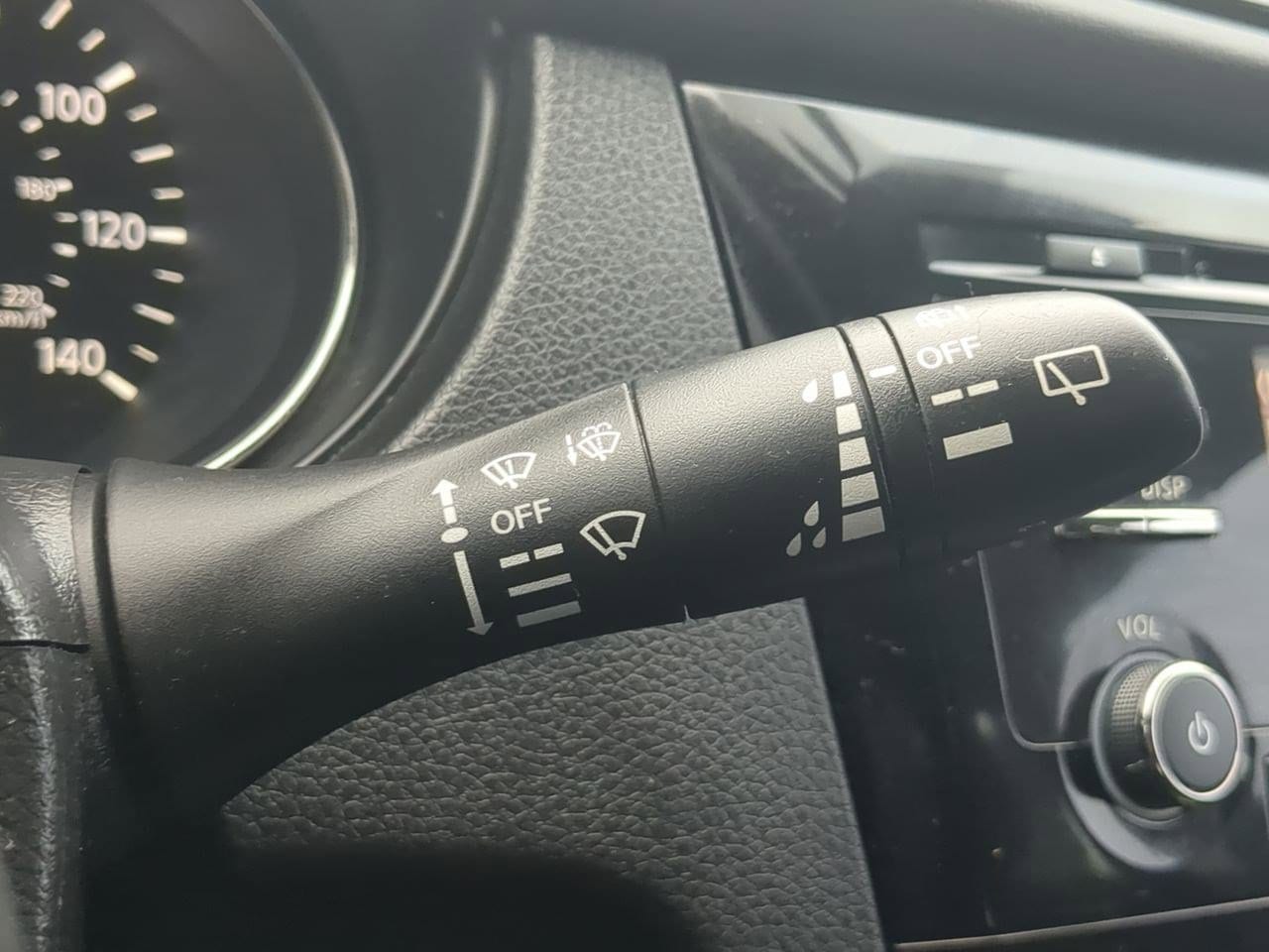 Thumbnail: 2018 Nissan Rogue Sport - 24