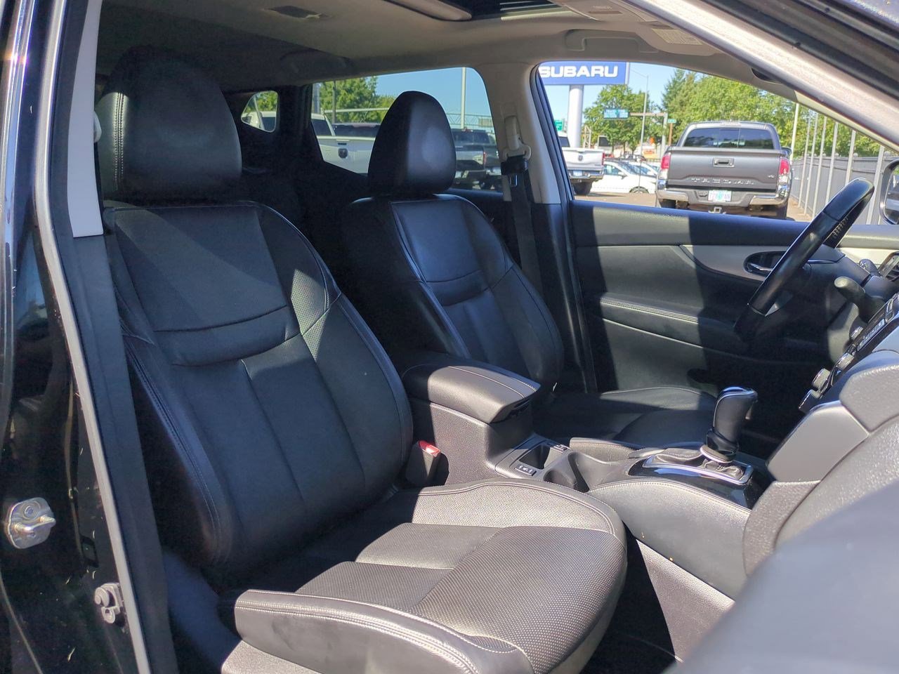 Thumbnail: 2020 Nissan Rogue Sport - 23