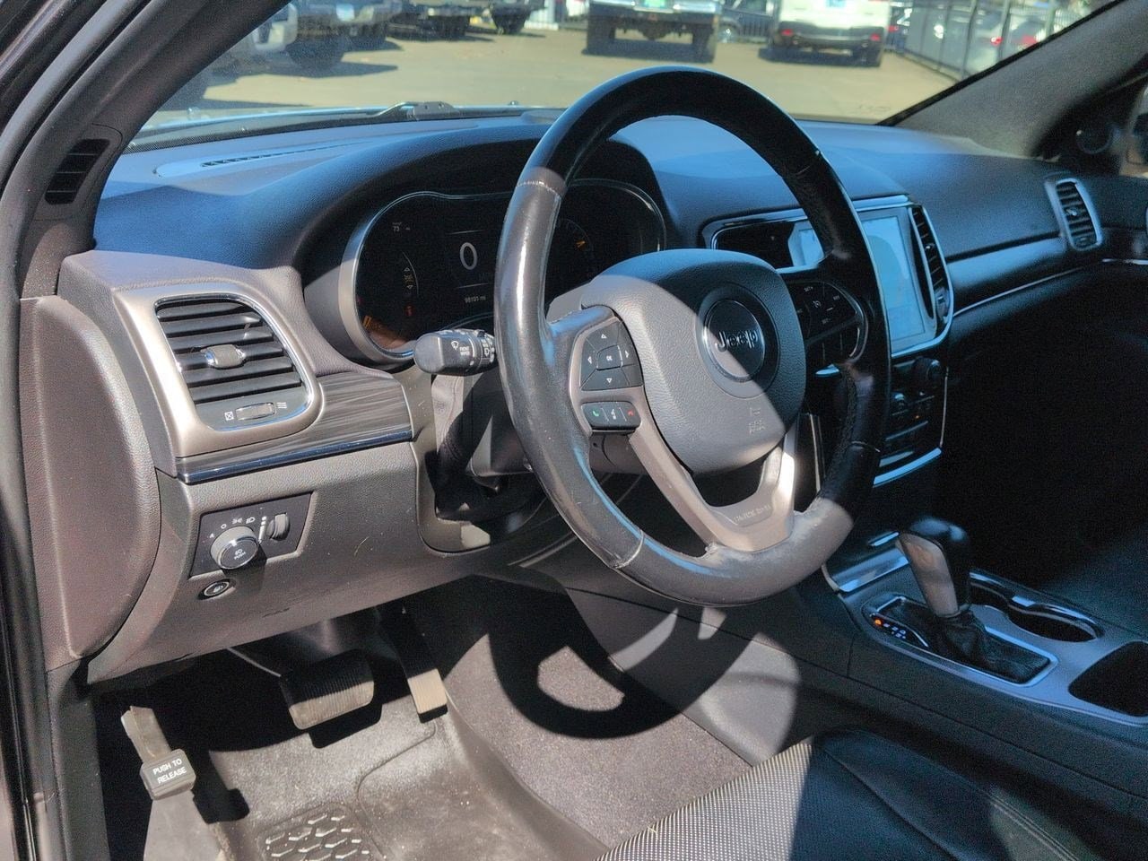 Thumbnail: 2020 Jeep Grand Cherokee - 10