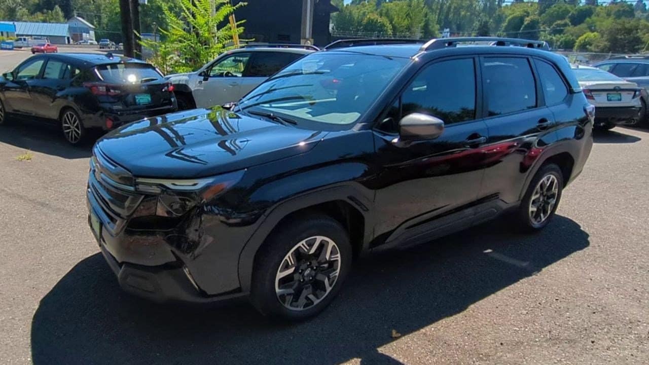 2025 Subaru Forester Premium photo 2