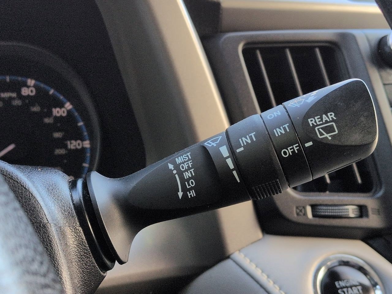 Thumbnail: 2018 Toyota RAV4 - 27