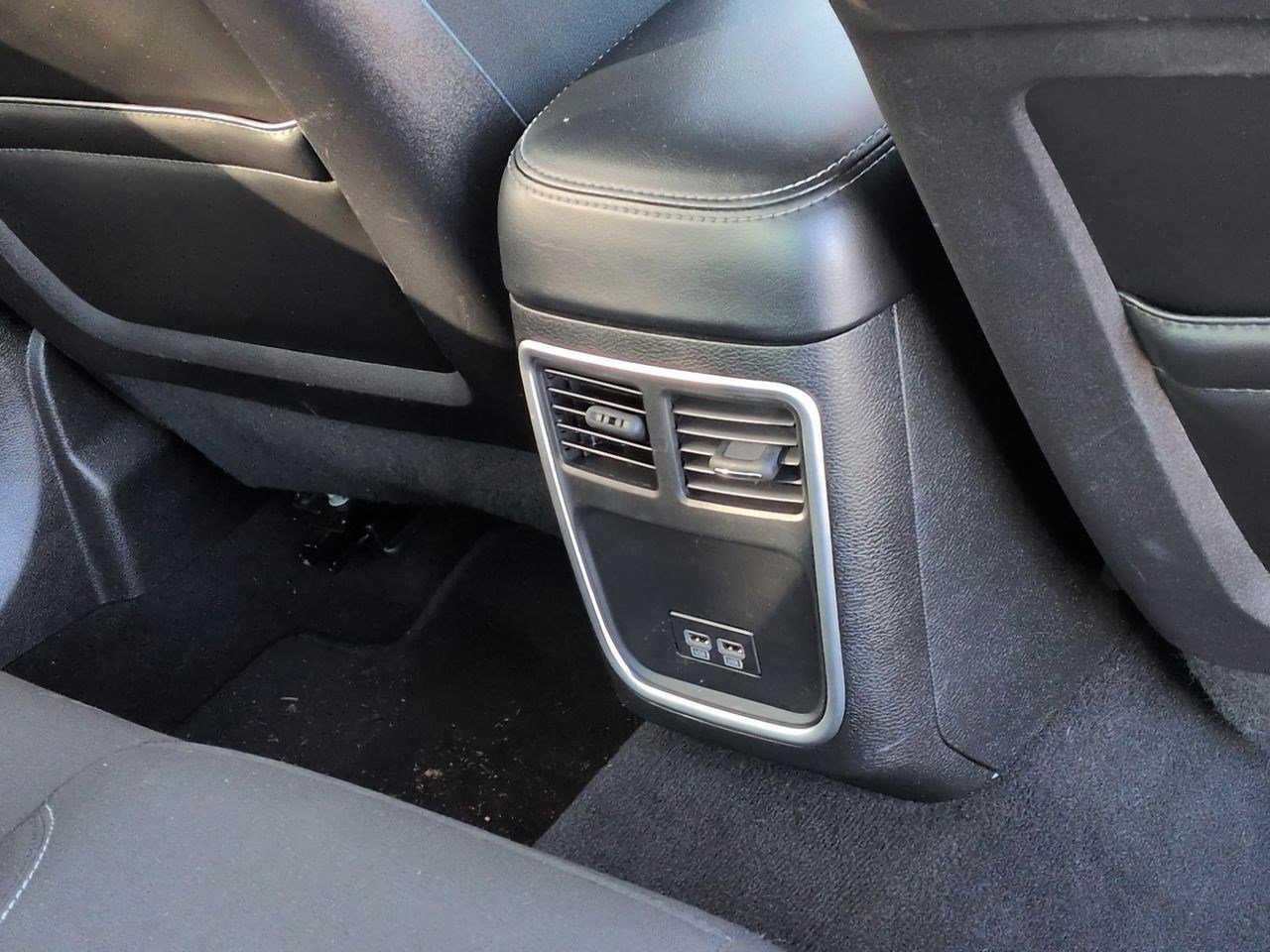 Thumbnail: 2022 Dodge Charger - 22