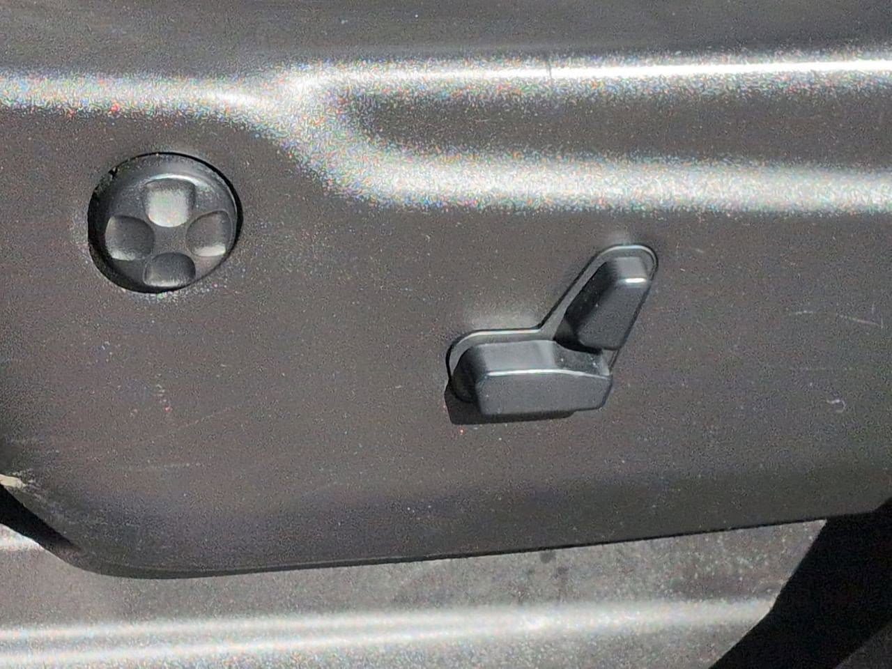 Thumbnail: 2014 Jeep Grand Cherokee - 18